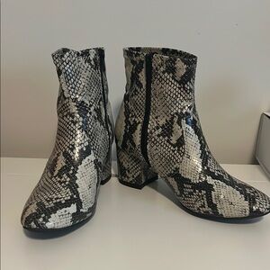 Time and Tru Snake Print Heeled Boots💖